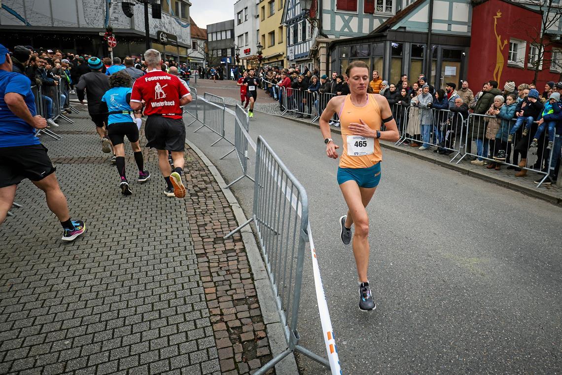  Anne Reischmann kommt als erste Frau ins Ziel. Foto: Alexander Becher