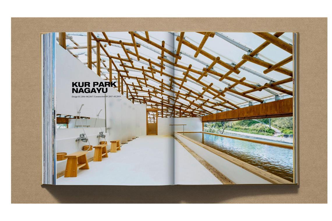 . . . und Projekte in Asien – hier der „Kur Park Nagayu“ in Oita, Japan – eine Badeanlage mit Außenbad, 14 kleinen Hütten und einem Restaurant. Hauptmaterialien sind Holz und recyceltes Papier.