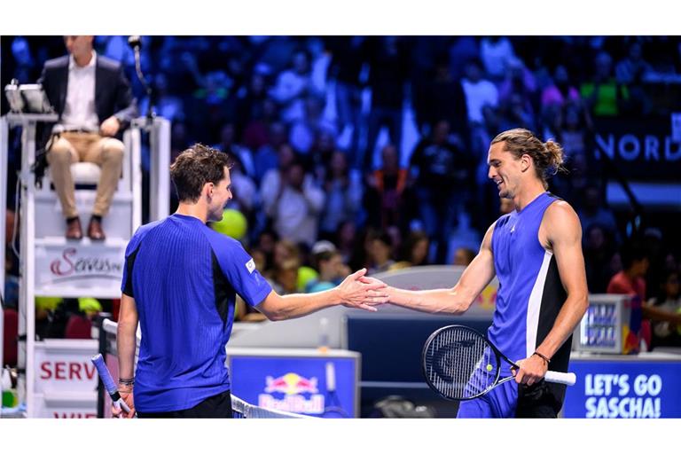 Alexander Zverev (r.) zieht in Wien souverän ins Achtelfinale ein.