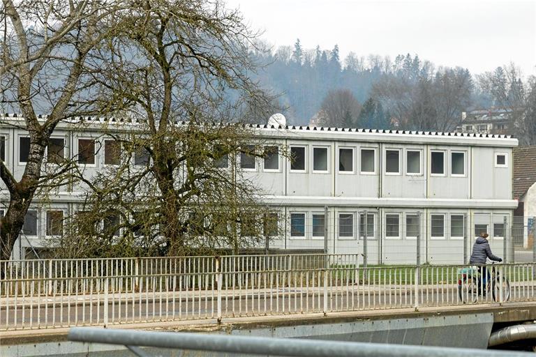 Als Erstunterbringung dienen in Murrhardt die Wohncontaineranlage in der Fritz-Schweizer-Straße (Foto) und das Haus Emma der Erich-Schumm-Stiftung. An beiden Standorten leben rund 190 Menschen; es sollen bald 70 hinzukommen. Archivfoto: Alexander Becher