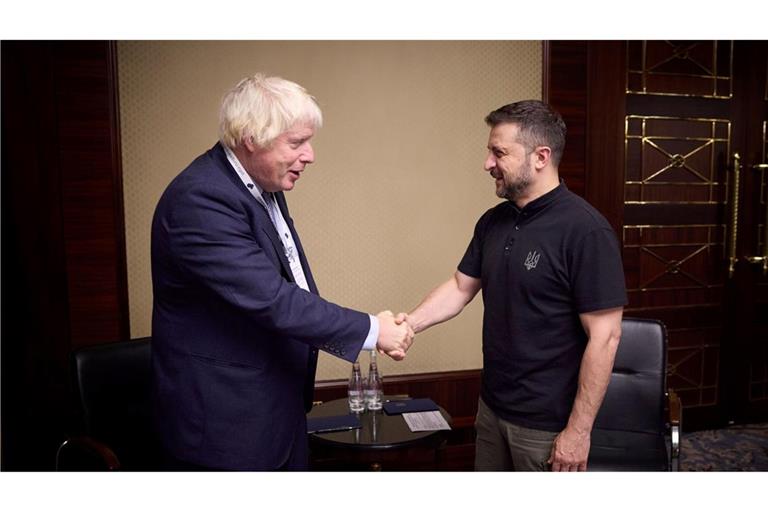 Alte Freunde: Selenskyj hat den britischen Ex-Premier Boris Johnson empfangen (aktuelles Foto).