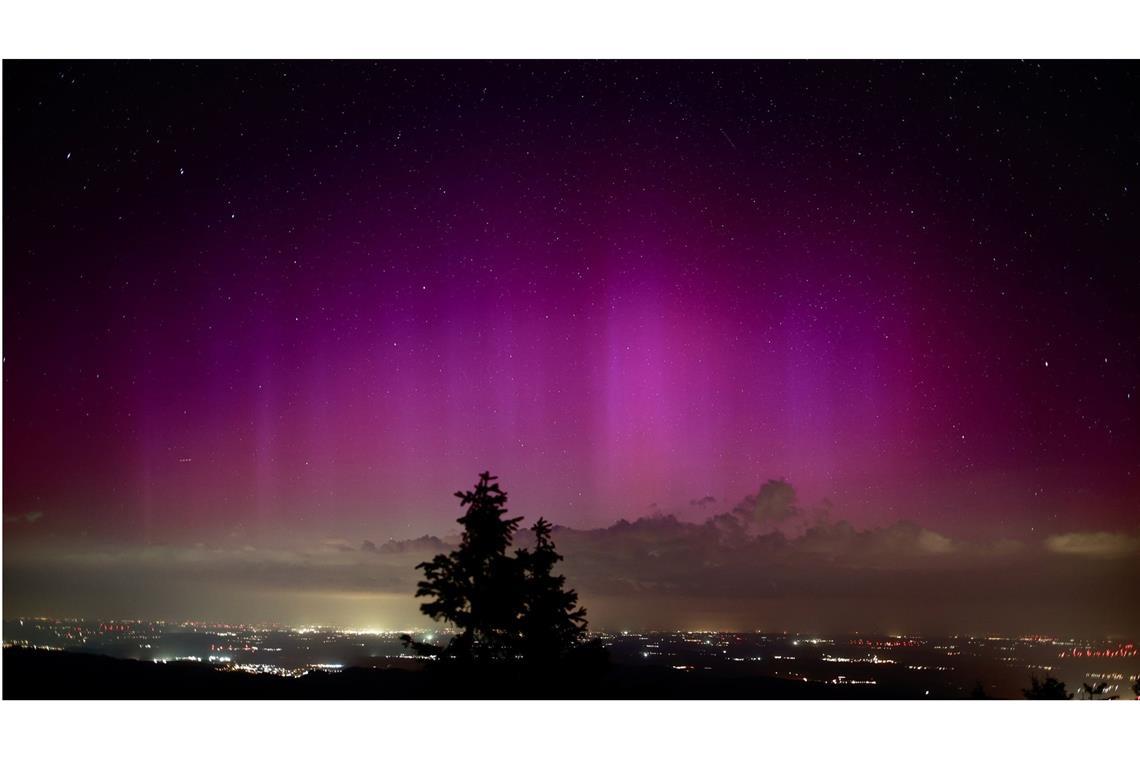 Am Brocken (Niedersachsen) sieht man immer wieder Polarlichter, dieses Bild stammt vom August. Wo sind aktuell Polarlichter zu erwarten?