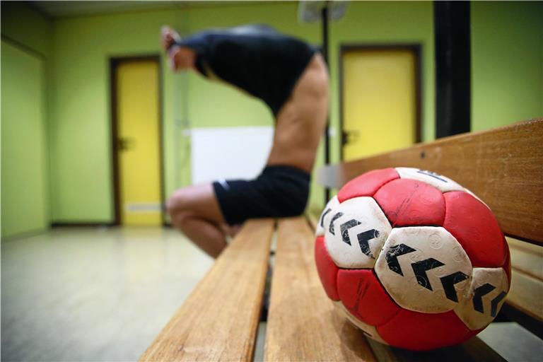 An ein Handballtraining für die Erwachsenen und den Nachwuchs in der Halle ist bis aufs HCOB-Drittliga-Team momentan nicht zu denken. Foto: Eibner