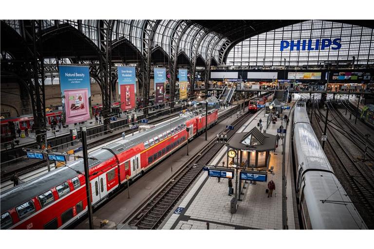 An einem Bahnsteig in Hamburg kam es zu einem Feuerwehreinsatz (Archivfoto).