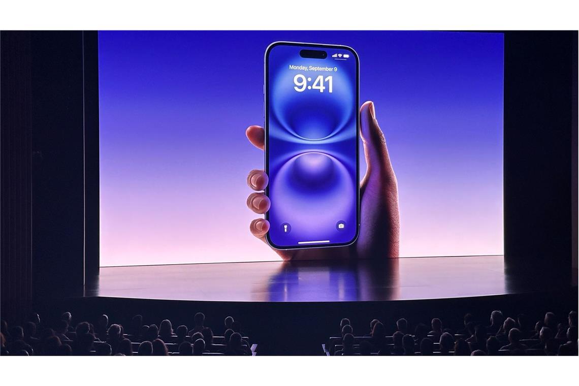 Apple zeigt das neue iPhone 16 bei einem Neuheiten-Event am Hauptquartier des Konzerns.