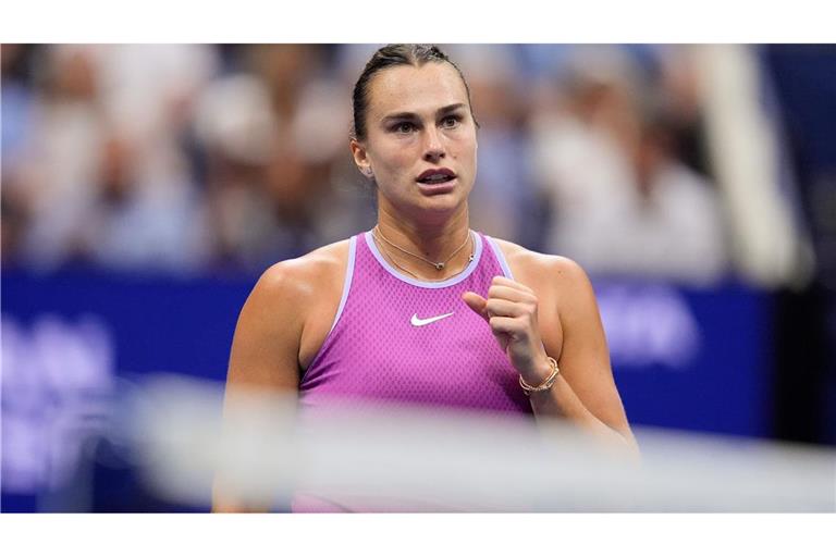 Aryna Sabalenka bejubelt ihren dritten Grand-Slam-Triumph.