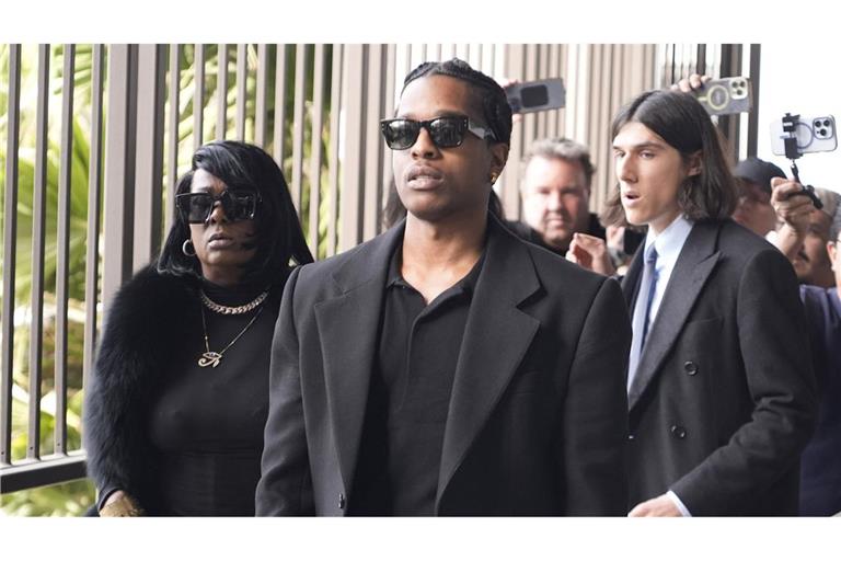 ASAP Rocky muss sich wegen Schüssen auf einen ehemaligen Freund vor Gericht verantworten.