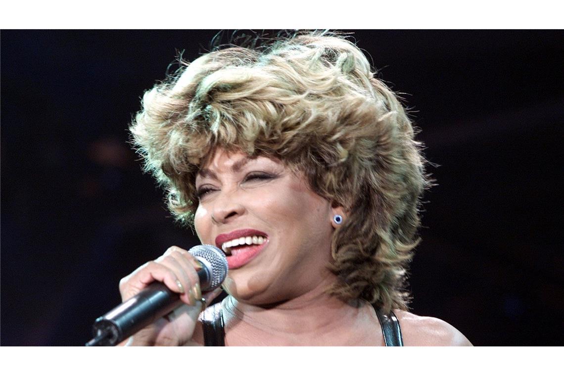 Auch weit nach ihrem Tod begeistert die Musik von Tina Turner die Fans. (Foto aus dem Jahr 2000)