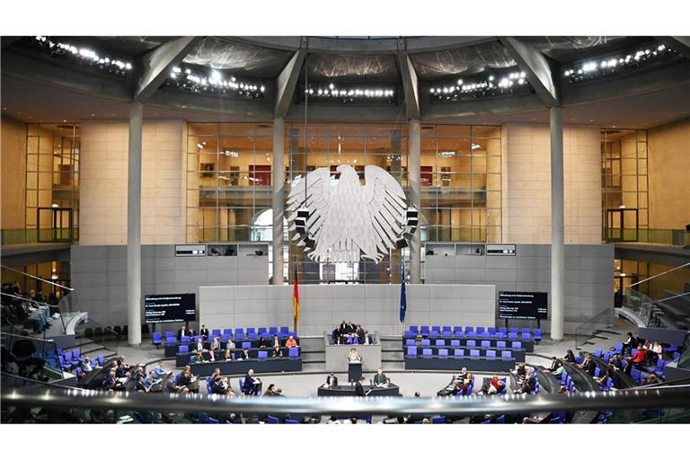 Auch wenn die Regierung geplatzt ist: Der Bundestag kann bis zur Neuwahl noch Gesetze beschließen. (Archivbild)