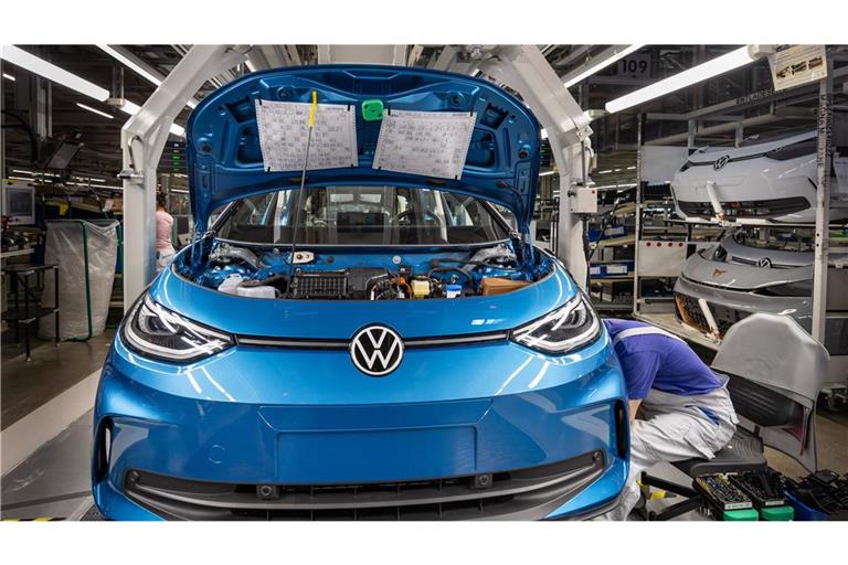 Auch wenn es bei Volkswagen Sachsen GmbH in Zwickau gerade nicht  gut mit Elektrofahrzeugen (hier der  VW ID3) läuft, insgesamt kommt Ostdeutschland wirtschaftlich voran.