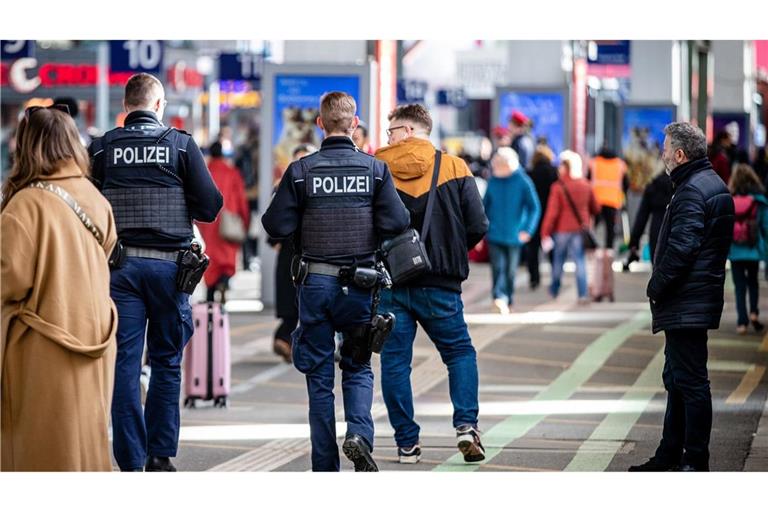 Auf dem Gebiet von Bahnanlagen der Eisenbahnen des Bundes obliege die polizeiliche Zuständigkeit grundsätzlich der Bundespolizei (Symbolbild).