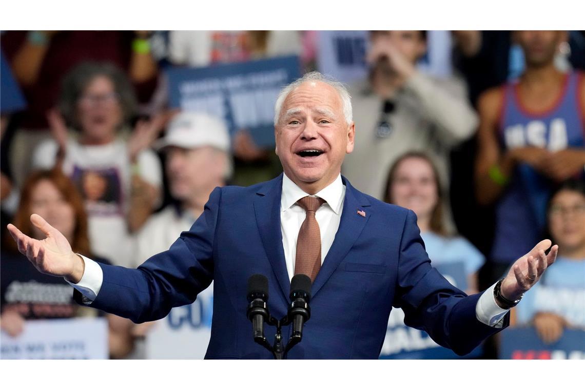 Auf dem Weg zu einer Wahlkampfkungebung geriet die Wagekolonne des Demokraten Tim Walz in einen Unfall. Der 60-Jährige wurde nicht verletzt. (Archivbild)