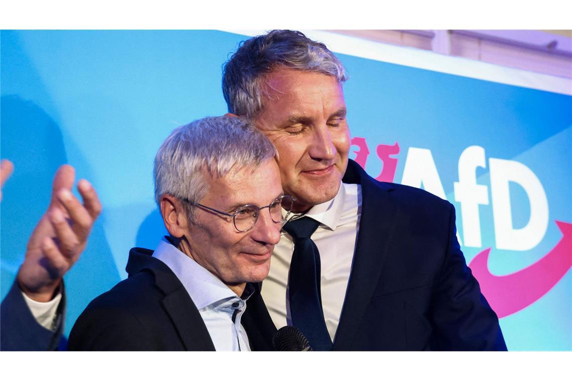 Auf der Wahlparty in Brandenburg: AfD-Spitzenkandidat Hans-Christoph Berndt (links) und der Thüringer AfD-Vorsitzende Björn Höcke.