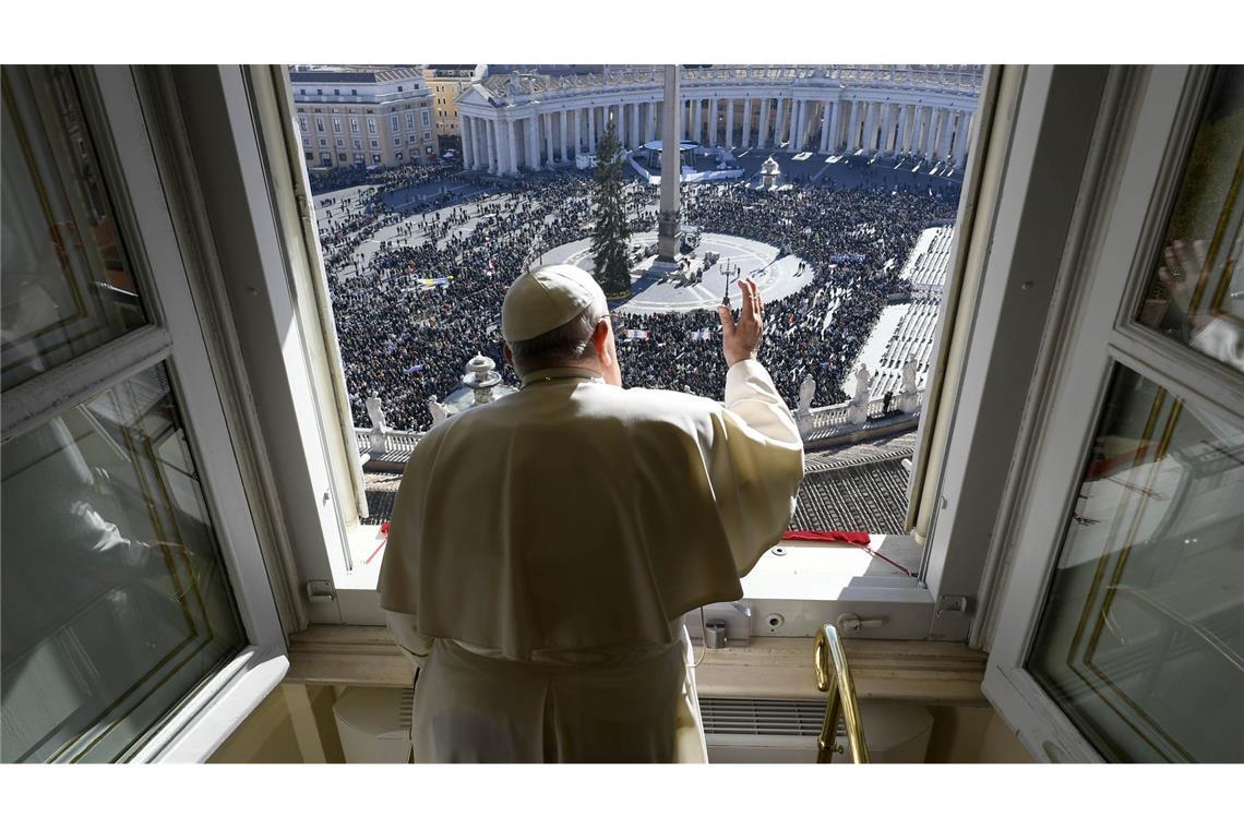 Aus dem Apostolischen Palast hat der Papst einen guten Blick auf den Weihnachtsbaum. (Archivbild)