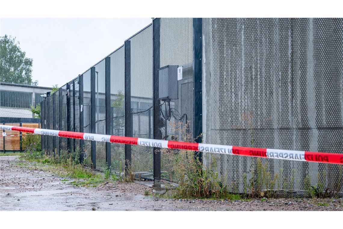 Aus dieser Klinik in Straubing flohen die vier Straftäter. Ein zweiter Flüchtiger wurde in Österreich gefasst.