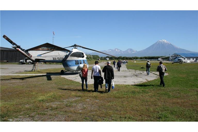 Ausflüge im Hubschrauber auf Kamtschatka sind bei Touristen beliebt. Doch nun sind nach einem Absturz viele Leichen entdeckt worden. (Archivbild)