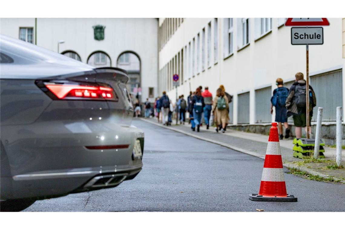 Autoverkehr unmittelbar vor Schultoren - das muss nicht sein, finden viele.