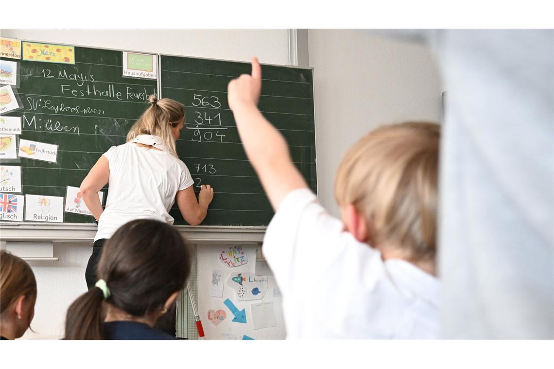 Baden-Württemberg stellt in den nächsten zwei Jahren zusätzliche Lehrer ein.