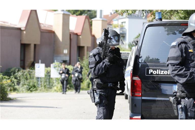 Bei einem Messerangriff in der Technischen Hochschule in Nürnberg ist ein Mitarbeiter verletzt worden.