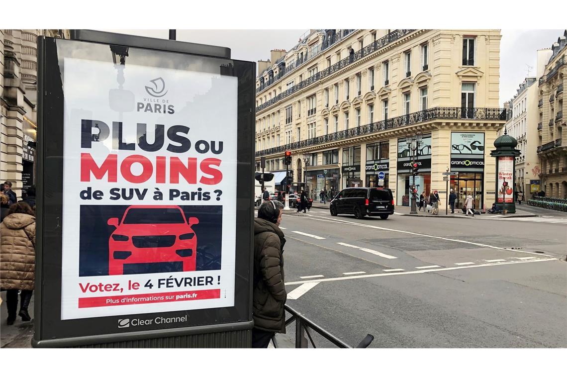 Bei einer Bürgerbefragung mit einer geringen Beteiligung sprach sich eine Mehrheit für höhere Parkgebühren für schwere Autos aus (Archivbild).