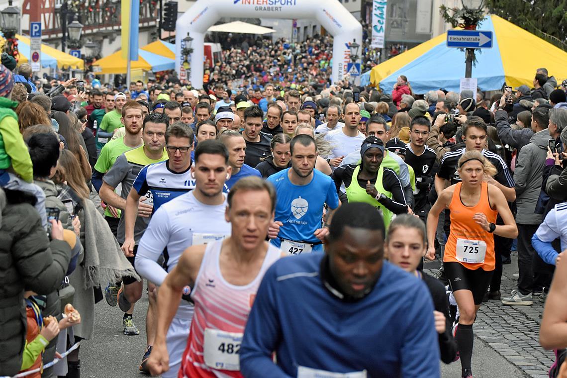 Beim Hauptlauf über 10 Kilometer werden auch dieses Jahr bis zu 800 Frauen und Männer an den Start gehen. Foto: Tobias Sellmaier