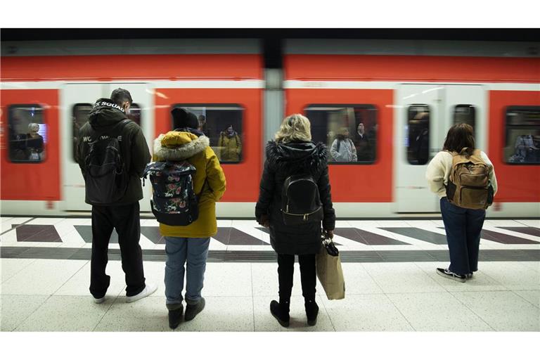 Beim Zugverkehr-Qualitätsranking bewegt sich Baden-Württemberg weiter auf einem niedrigen Niveau. (Symbolfoto)