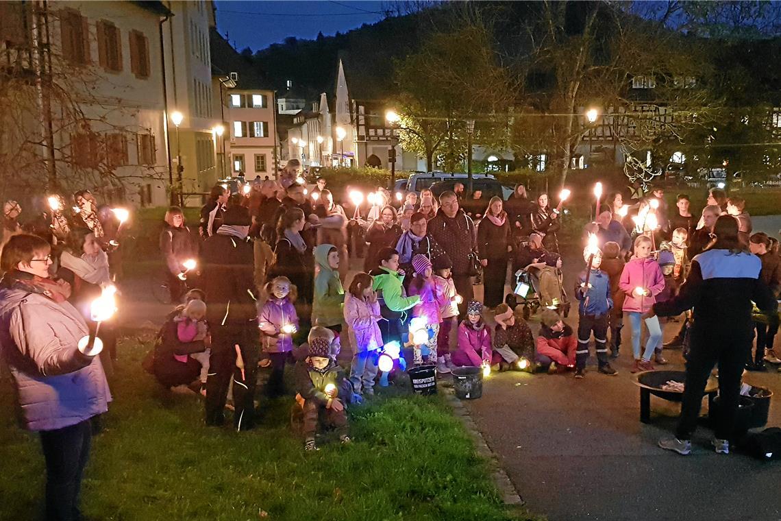 Feurige Geschichten und Laternenzug in Murrhardt