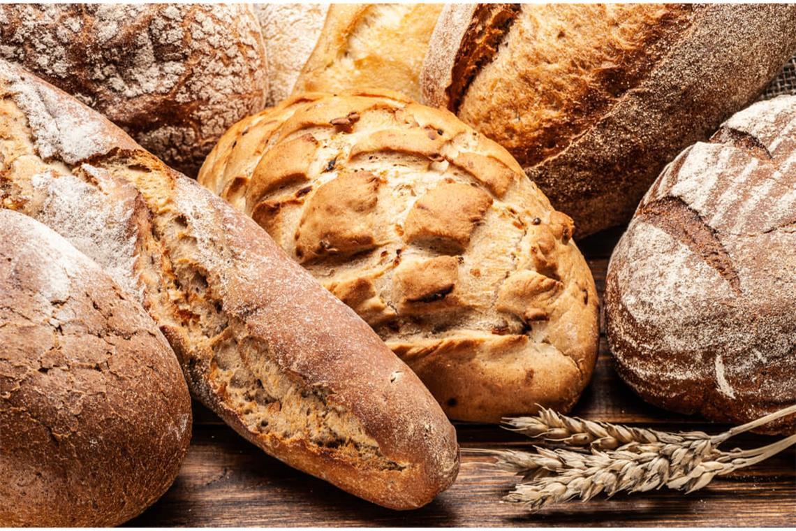 Brotkasten, Kühlschrank oder Stoffbeutel? Wir geben Ihnen 11 Tipps, wie Sie Brot richtig lagern und aufbewahren.