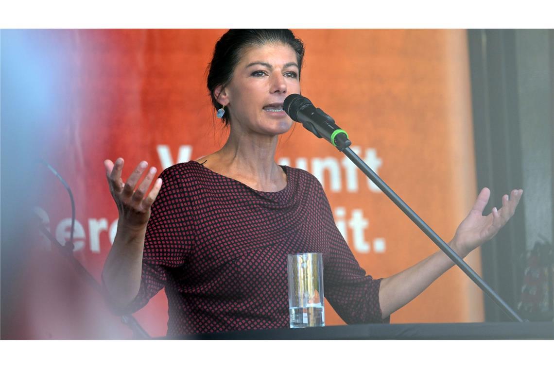 BSW-Chefin Sahra Wagenknecht zeigt sich offen für ein Gespräch mit Brandenburgs Ministerpräsident Dietmar Woidke. (Archivbild)