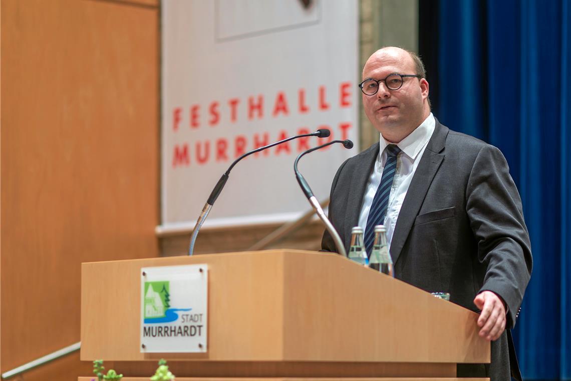 Bürgermeister Armin Mößner moderierte beim Murrhardter Wirtschaftstag die Diskussion.