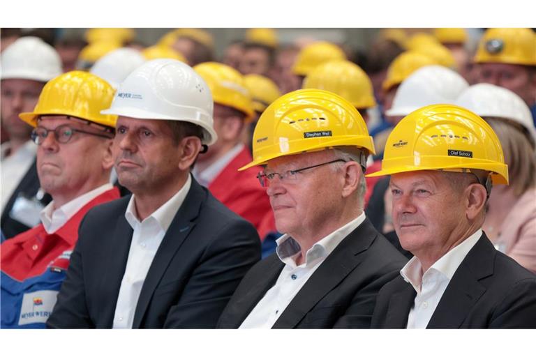 Bund und Land hatten der angeschlagenen Meyer Werft die Rettung im August in Papenburg zugesagt. (Archivbild)