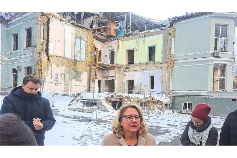 Bundesentwicklungsministerin Svenja Schulze hatte einen emotionalen Besuch der von einem russischen Raketenangriff stark geschädigten Kinderklinik Ochmatdyt in Kiew.