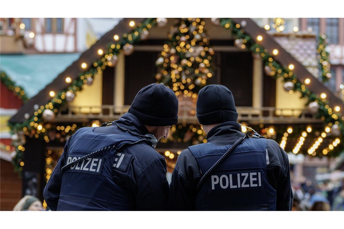 Bundesinnenministerin Nancy Faeser setzt sich für strenge Kontrollen des Messerverbots auf Weihnachtsmärkten ein. (Archivbild)