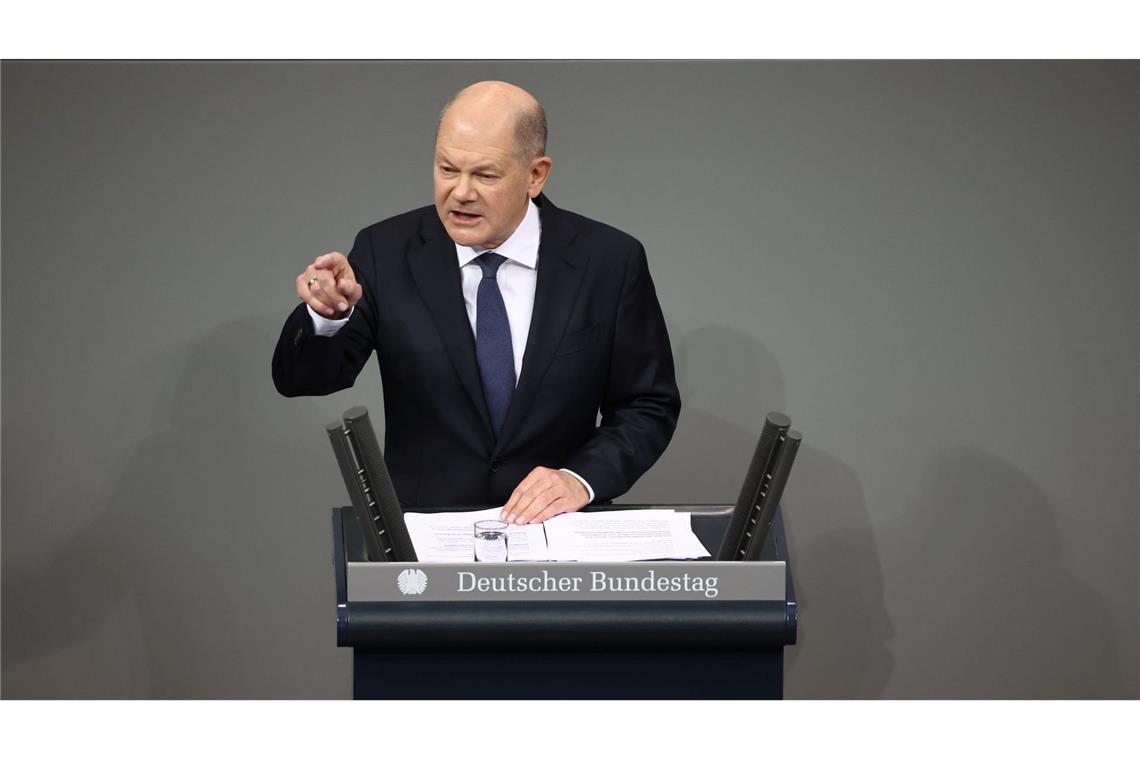 Bundeskanzler Olaf Scholz (SPD) nutzt seine Rede über die Vertrauensfrage im Bundestag für eine harte Attacke gegen die FDP. (Archivbild)