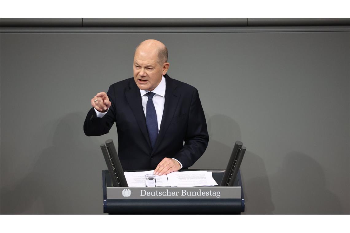 Bundeskanzler Olaf Scholz spricht zur Vertrauensfrage im Bundestag.