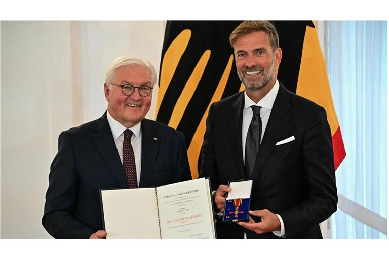 Bundespräsident Frank-Walter Steinmeier (links) und Jürgen Klopp.