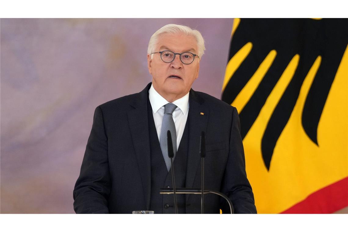 Bundespräsident Steinmeier hat die Auflösung des Bundestags bekannt gegeben.