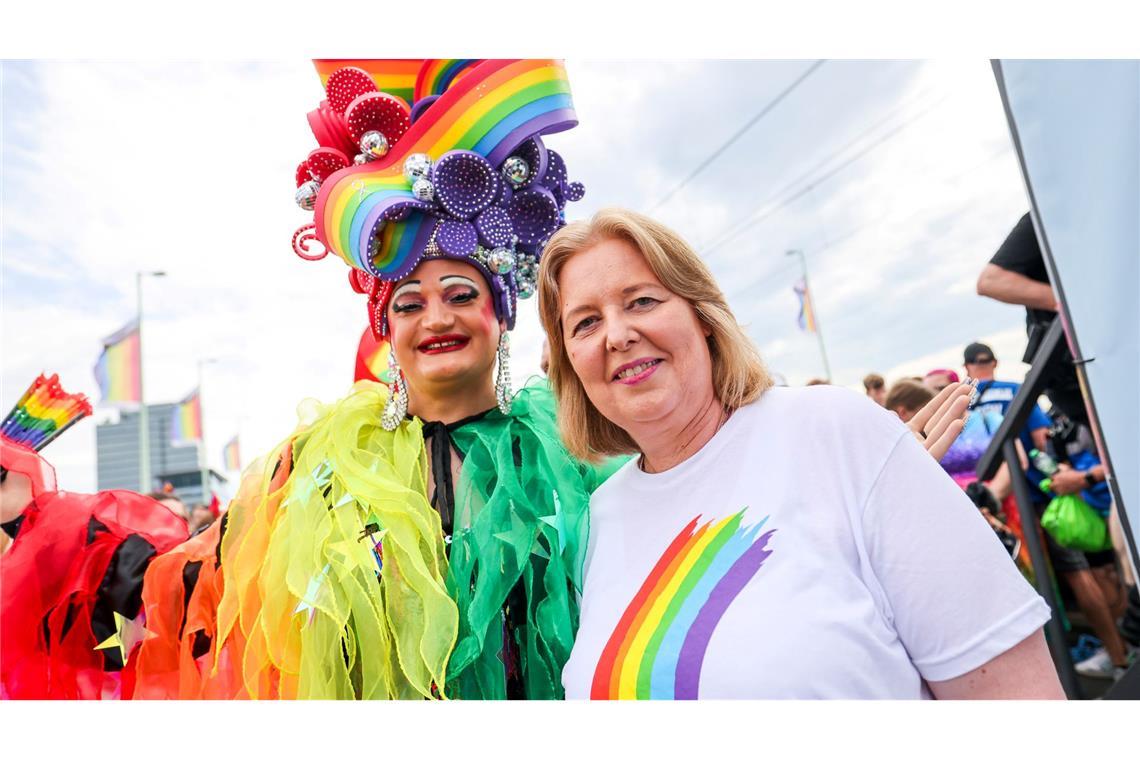 Bundestagspräsidentin Bärbel Bas hat beim CSD in Köln vor einem "Rollback" queerer Rechte gewarnt.