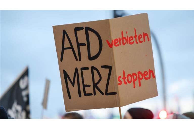 Bundesweit wurde gegen die Union und die AfD demonstriert – auch in Baden-Württemberg.