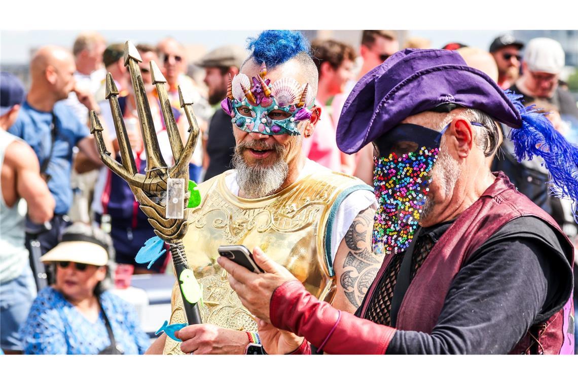 Bunt geht es bei der Pride-Parade in Köln zu.