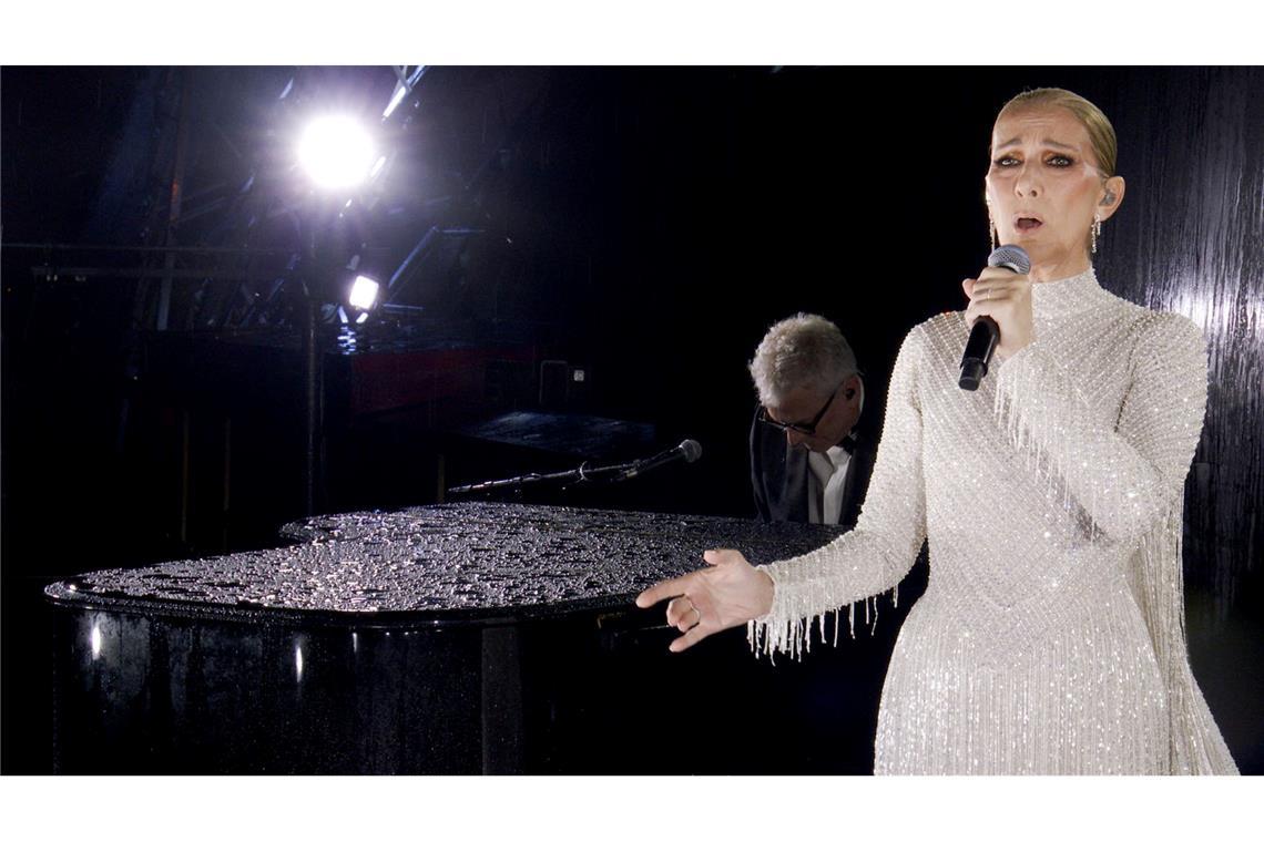 Céline Dion feiert nach krankheitsbedingter Pause bei der Olympia-Eröffnungsfeier ihr Comeback