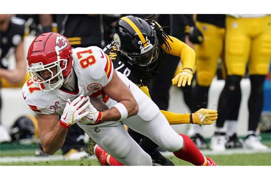 Chiefs Tight End Travis Kelce in Aktion.