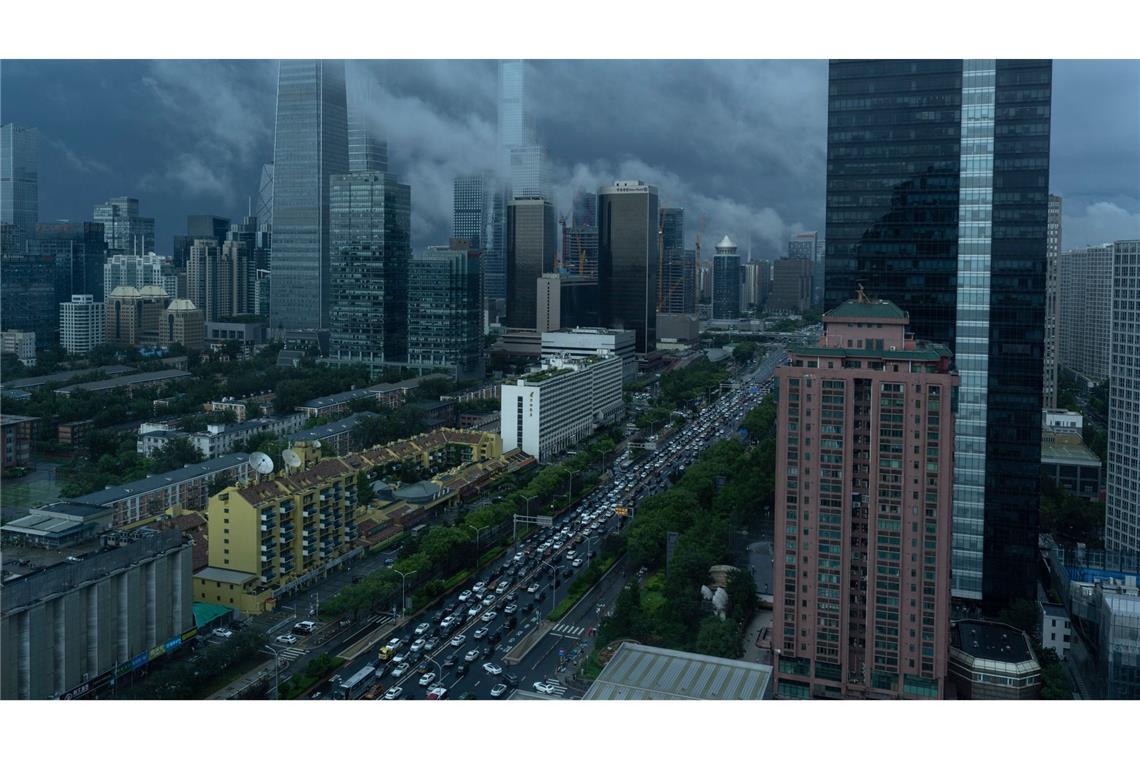 Chinas Politbüro will am Wachstumsziel für dieses Jahr festhalten. (Archivbild)