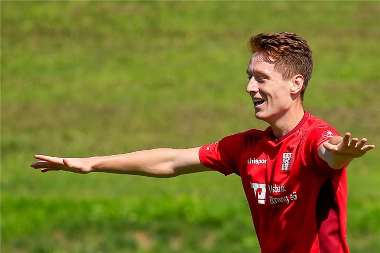 Darf mit der TSG Backnang die Rückkehr in die Oberliga bejubeln: Loris Maier. Der WFV-Verbandstag beschloss am Samstag mit großer Mehrheit, in Württemberg die Fußballsaison abzubrechen. In jeder Liga steigt der Erste auf, Absteiger gibt es keine. Foto: A. Becher