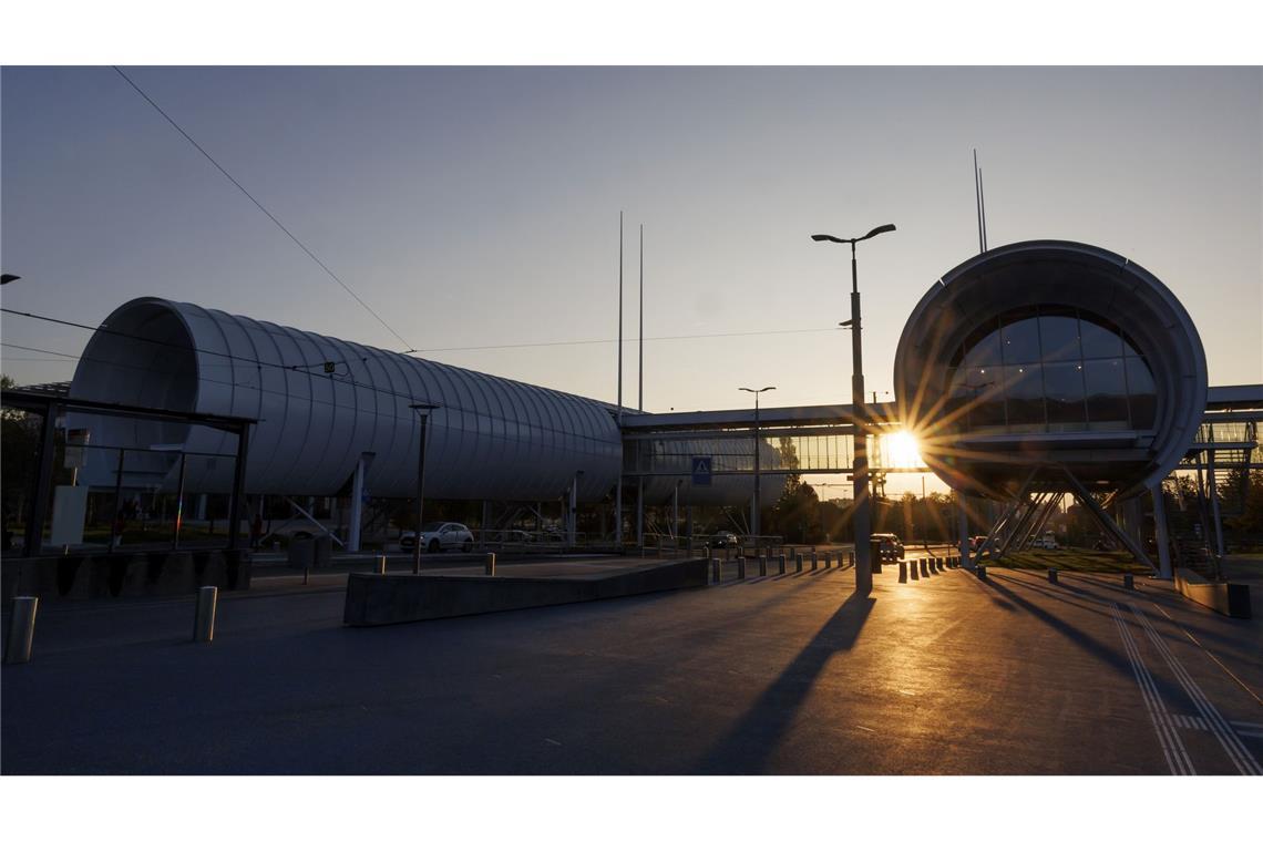 Das Cern in Genf hat 2023 ein Besucherzentrum mit Physik zum Anfassen eingeweiht - in Form von Röhren, die dem Teilchenbeschleuniger nachempfunden sind. (Archivbild)