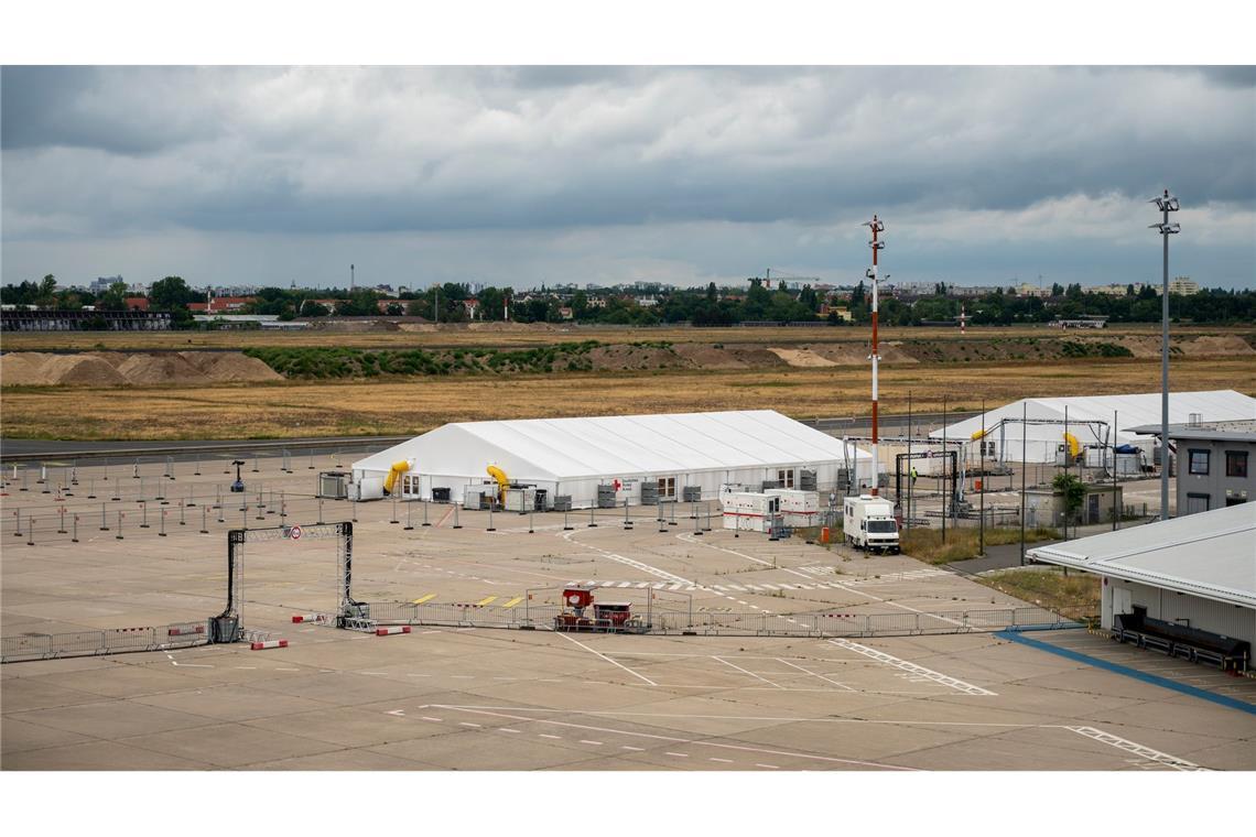 Das DRK betreibt das Pilotprojekt "Labor Betreuung 5000". Zum Einsatz kam es etwa als Notunterkunft für Flüchtlinge am ehemaligen Berliner Flughafen Tegel. (Archivfoto)