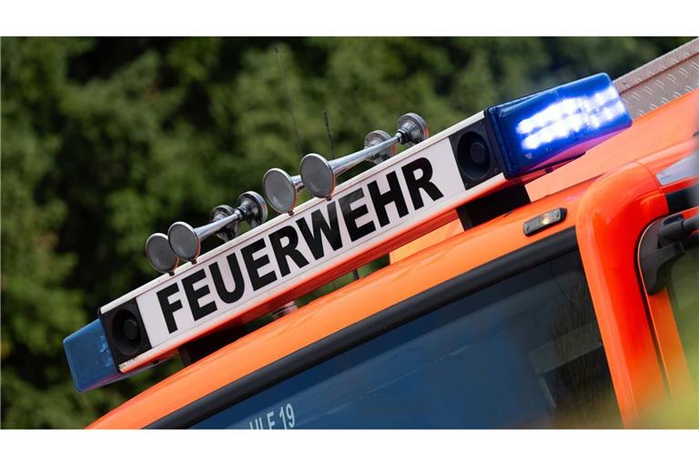 Das Feuer stehe wohl in Zusammenhang mit den starken Unwettern, sagte ein Sprecher der Polizei. (Symbolbild)