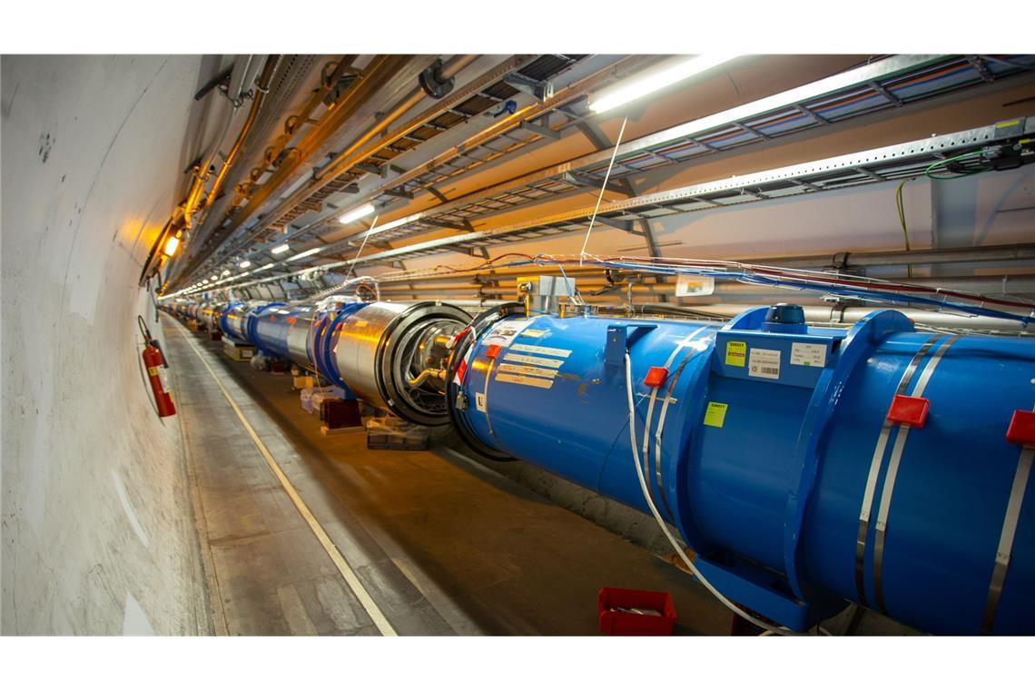 Das Herzstück des Cern ist die gigantische Large Hadron Collider mit seinem Ringbeschleuniger in einem 26,7 Kilometer langen unterirdischen Ringtunnel.