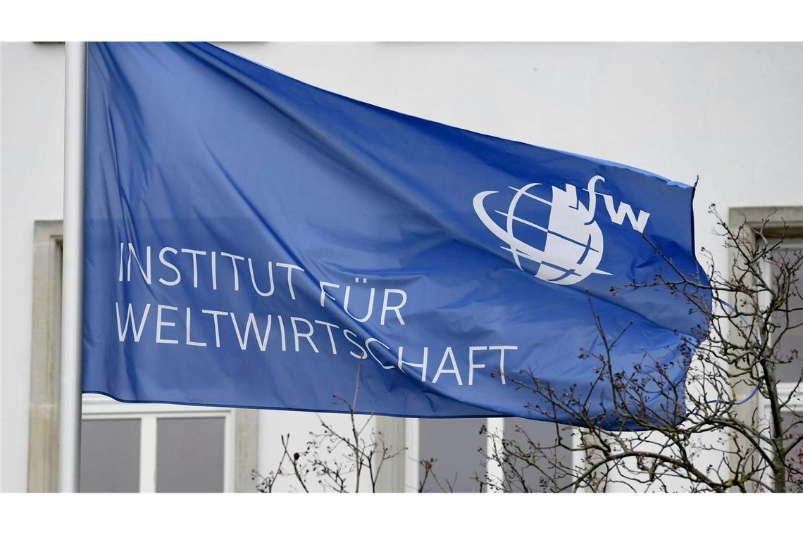 Das Institut für Weltwirtschaft fordert höhere Verteidigungsausgaben. (Archivbild)