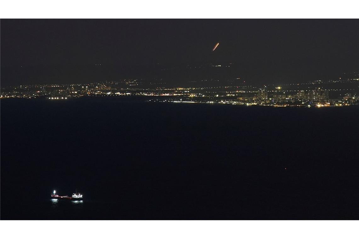 Das israelische Luftabwehrsystem Iron Dome fängt Raketen ab. (Archivbild)